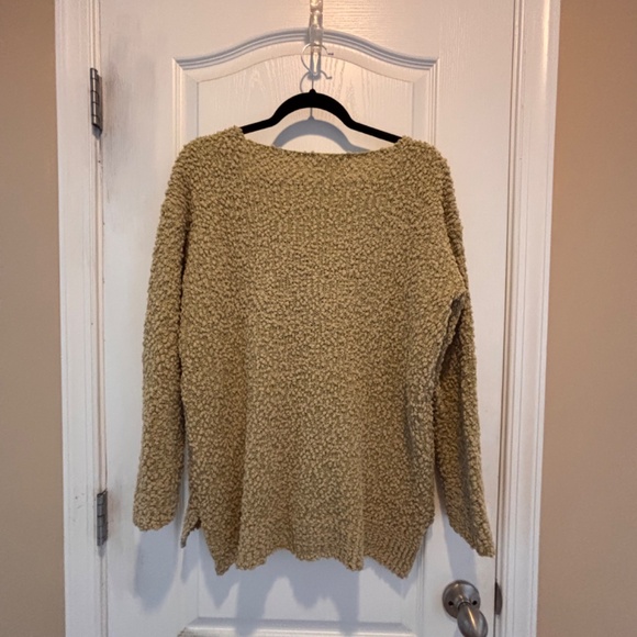Adora Pale Green V-Neck Sweater, size Small - Picture 2 of 4